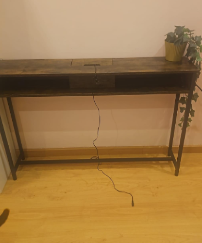 Uski konzolni sto sa utičnicom photo review