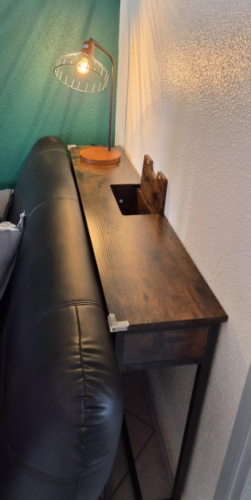 Uski konzolni sto sa utičnicom photo review