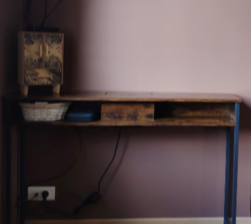 Uski konzolni sto sa utičnicom photo review