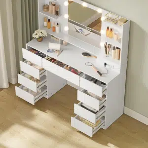 Sto za šminkanje sa ogledalom i utičnicom